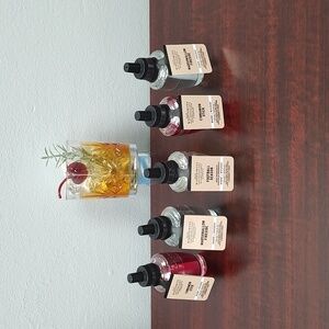 Bath & Body Works White Barn WARM & WOODSY Wallflower Bundle + Night Light Plug